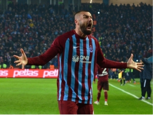 Trabzonspor’da Burak Yılmaz’ın Kaptanlığı Alındı