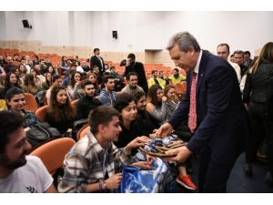 Hoca İle Öğrenci Arasındaki Duvar Ege’de Kalkıyor