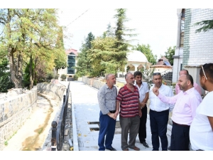 Suadiye Kent Meydana Çalışmaları Sürüyor