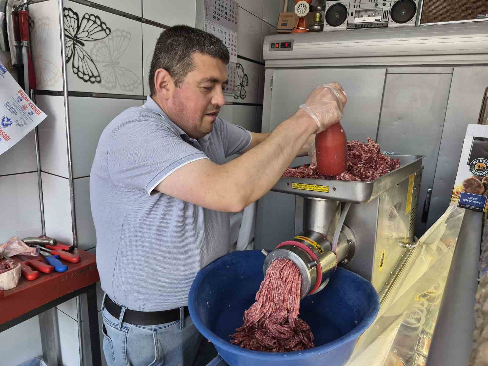 sicak-havalarda-kirmizi-et-ve-tavuk-tuketimine-dikkat