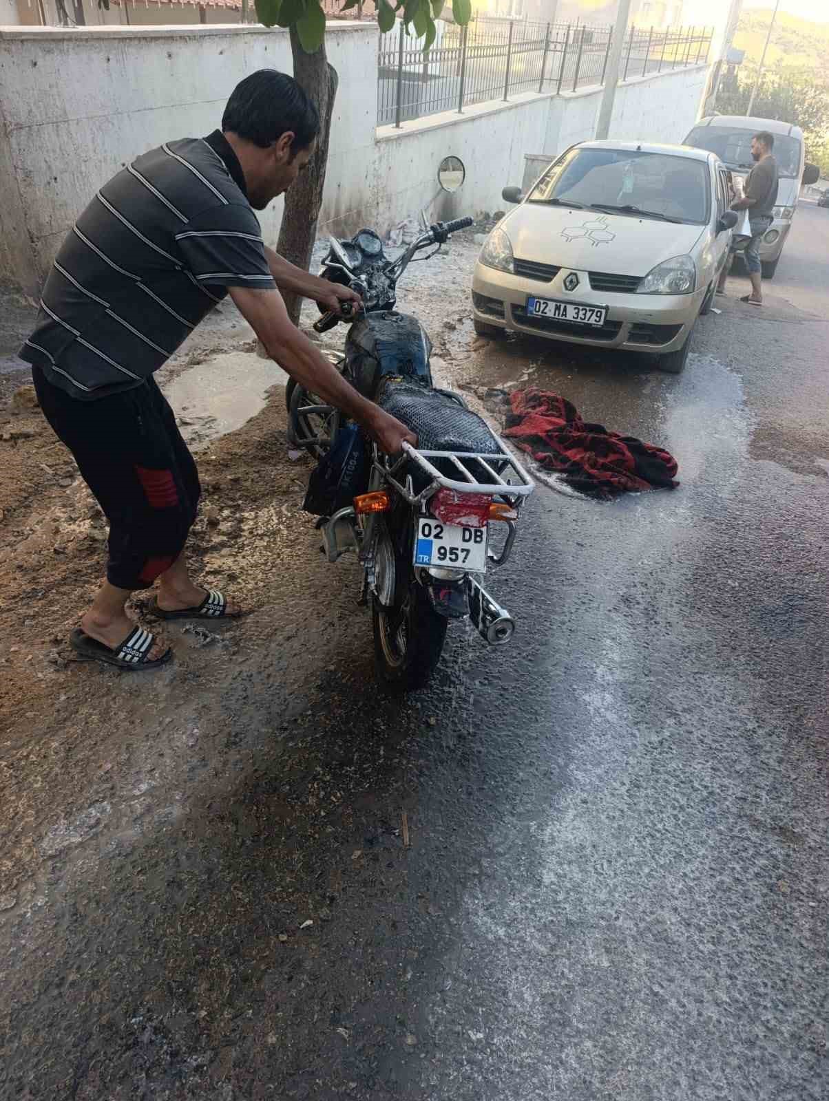 besni-de-motosiklet-yangini-korkuttu-neden-oldu