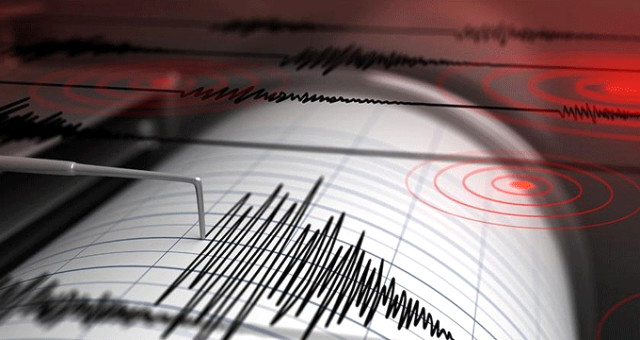 Antalya'da 5,2 Büyüklüğünde Deprem Oldu