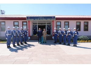 Vali Zorluoğlu’ndan, Asayiş Kolordu Komutanı Tümgeneral İlbaş’a Hayırlı Olsun Ziyareti