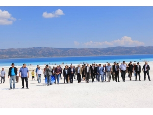 Bakanlık Yetkilileri Salda Gölü’nde İncelemelerde Bulundu
