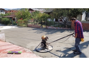 Başiskele’de Yol Ve Yeşil Alan Çalışmaları Sürüyor