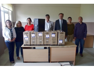 Eski Mezunlar Okullarına Sahip Çıkıyor