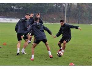 Levent Açıkgöz: "Futbolcularım Karabükspor’u En İyi Şekilde Temsil Edecekler"