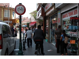 Yaya Yollarında Bisikletli Sıkıntısı