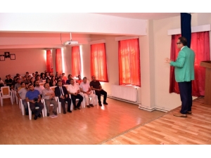 Öğretmenler İle Değerlendirme Toplantısı