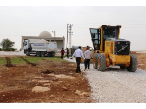Akçakkale’de Yol Yapım Çalışmaları Sürüyor