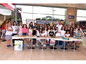 İlmek İlmek Dokunan Halılar Görücüye Çıktı