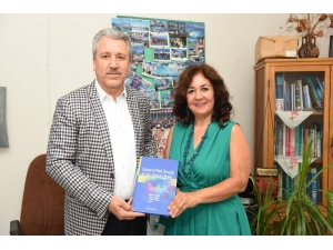 Uluslararası Alanda İlk Yayın