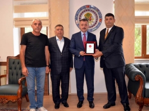 Şehit Aileleri Ve Gaziler Dayanışma Derneği’nden Vali Büyükakın’a Ziyaret