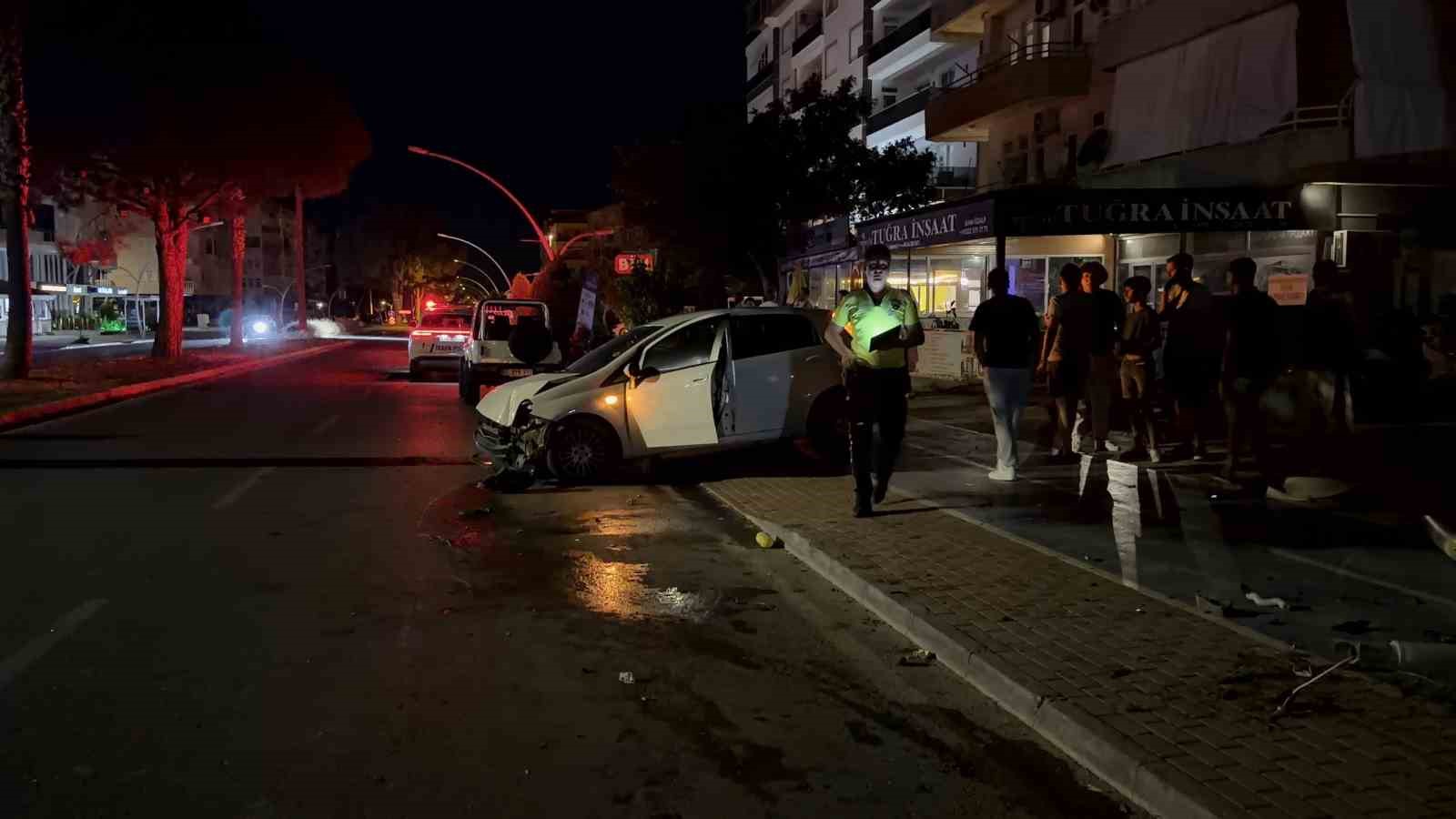 kontrolden-cikan-otomobil-ortaligi-savas-alanina-cevirdi