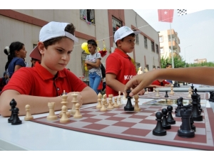 Sokak, ‘Satranç’ İçin Kapatıldı