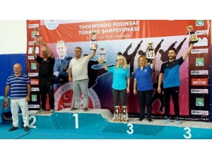 Tekvandocular Ödüllerle Döndü