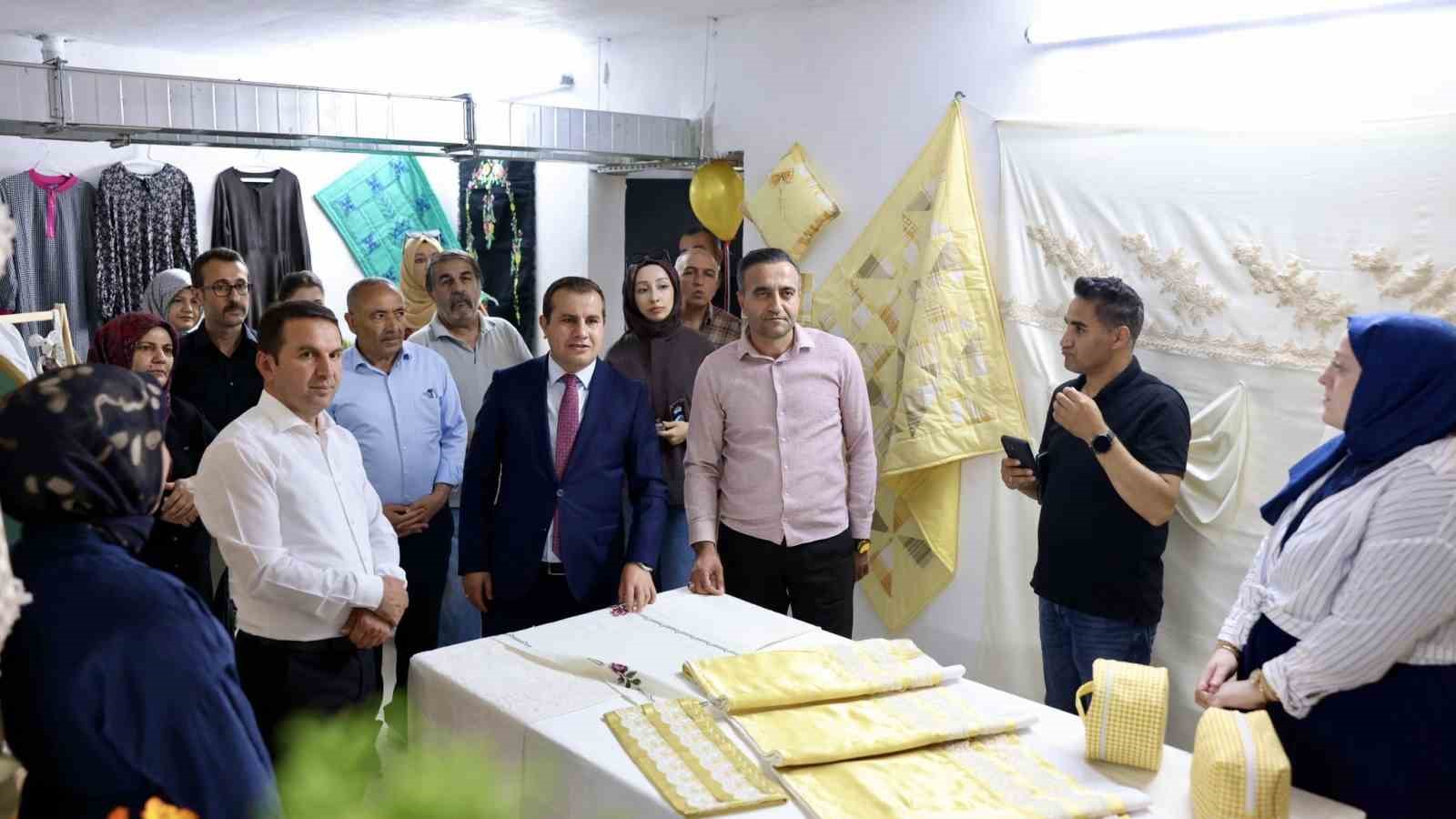 akcadag-da-hayat-boyu-ogrenme-sergisi-acildi