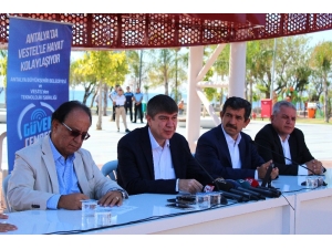 Dünyaca Ünlü Konyaaltı Sahilinde Çocuklar, Yaşlılar Ve Evcil Hayvanlar Güven Çemberine Alınıyor