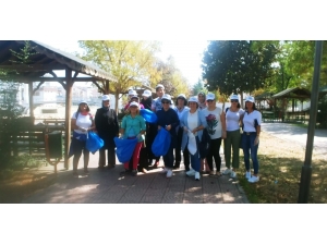 Dünya Temizlik Gününde Çöp Topladılar