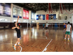 Büyükşehir Belediyesi Voleybol Takımı Yeni Sezon Hazırlıklarına Başladı