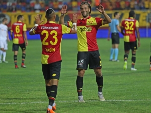 Spor Toto Süper Lig: Göztepe: 2 - Kayserispor: 0 (İlk Yarı)