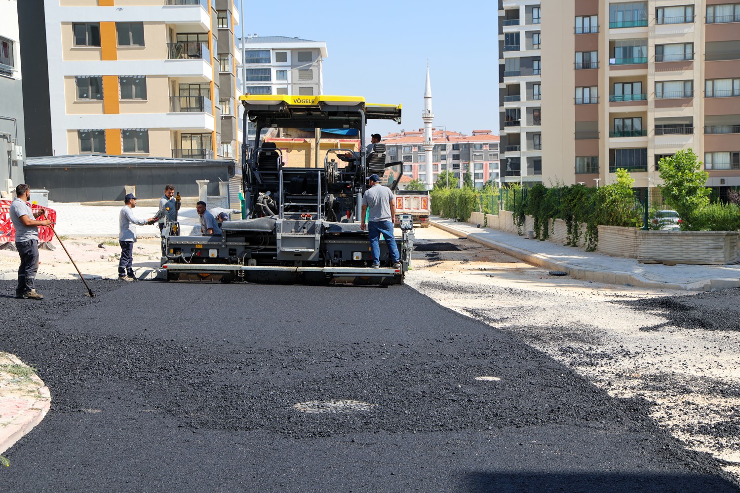 selcuklu-da-yollar-yenileniyor-ulasim-daha-konforlu-hale-geliyor