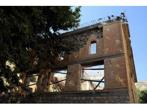 Tarihi Lice Ulu Cami Restorasyonu Devam Ediyor