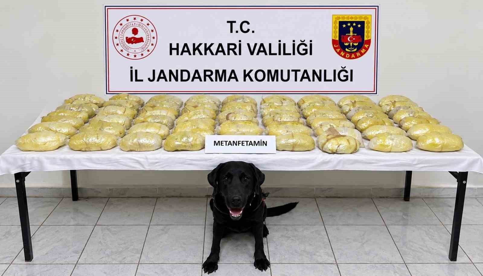 hakkari-de-21-kilo-700-gram-metamfetamin-ele-gecirildi