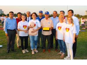 Adana "Hayata El Ver"di