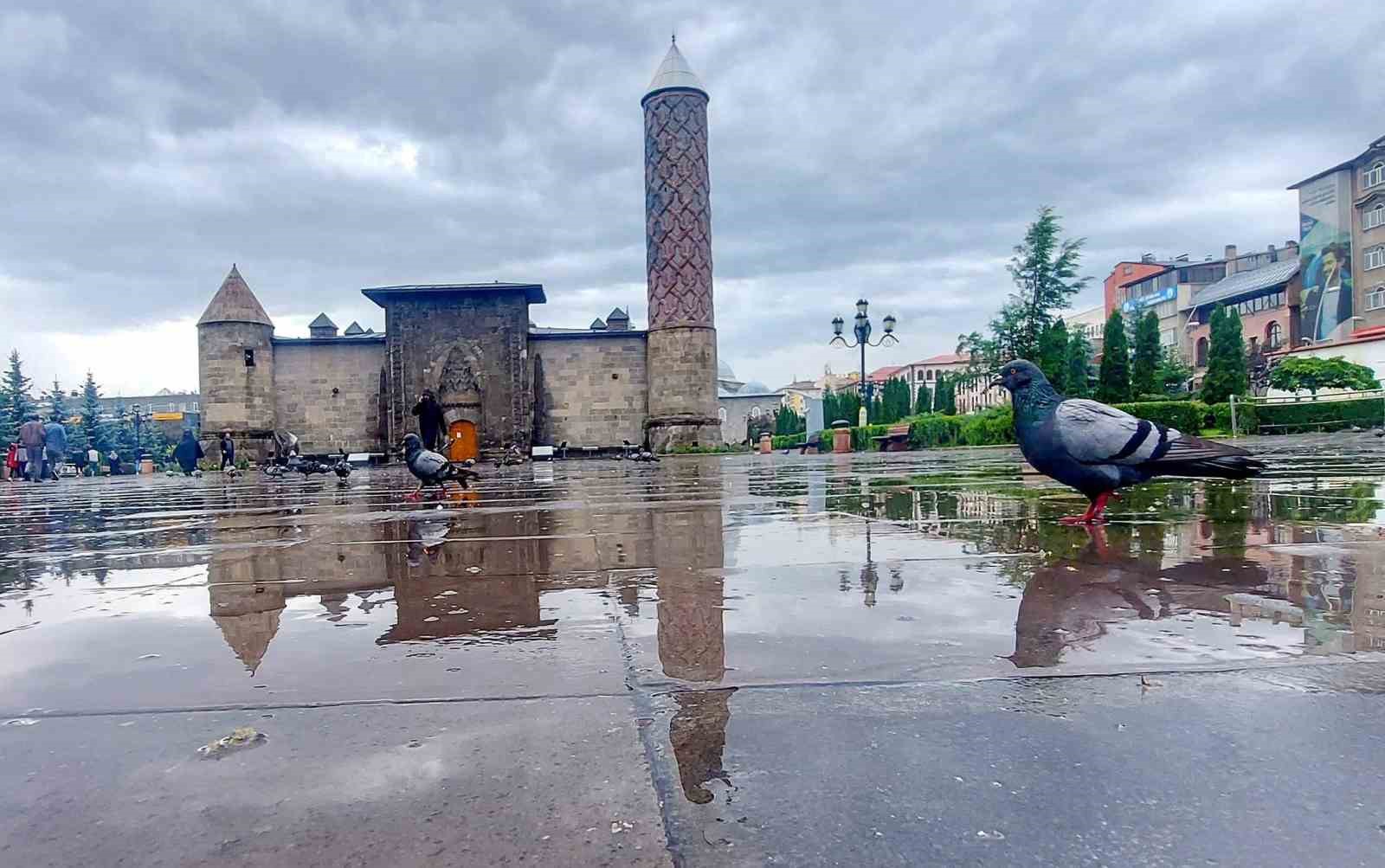 meteoroloji-den-erzurum-ve-ardahan-icin-kuvvetli-yagis-uyarisi