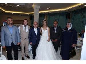 Vali Çakacak, Şehit Fatih Dalgıç’ın Kız Kardeşinin Düğün Törenine Katıldı