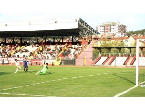 Tff 2. Lig: Kastamonuspor 1966: 3 - Ankara Demirspor: 1