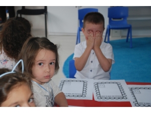 Minikler Annelerinden Ayrılırken Gözyaşlarını Tutamadı