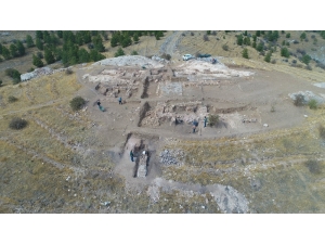 Bir Buluntu İle Başladı 2 Bin Metrekare Alanda Kazı Yapıldı