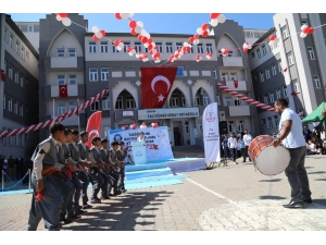 Bingöl’de 57 Bin 840 Öğrenci Ders Başı Yaptı