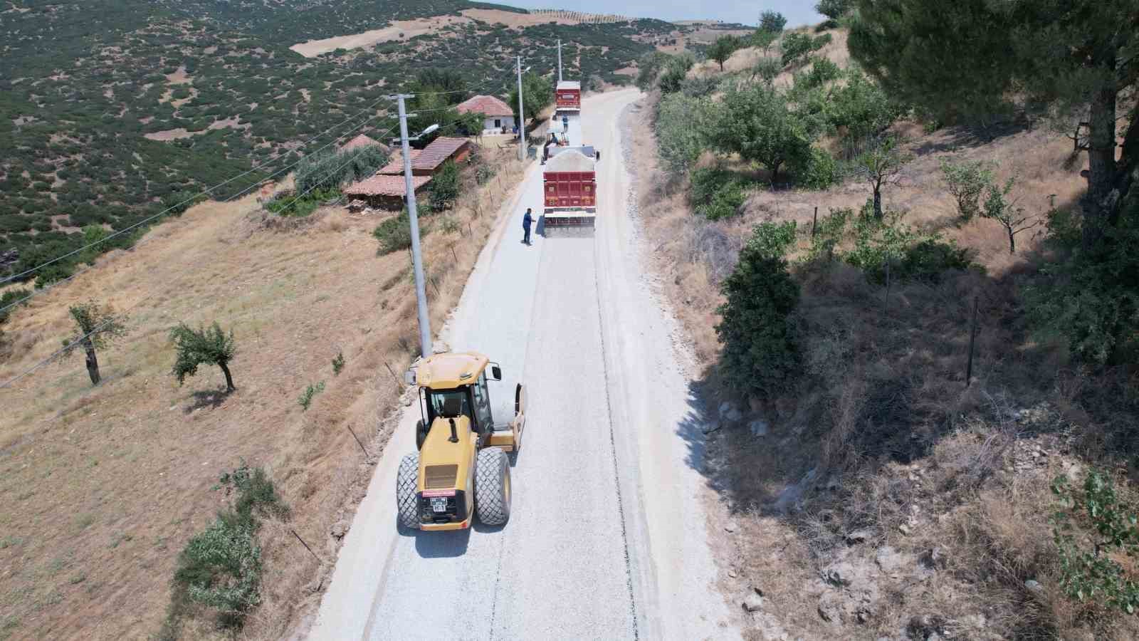 manisa-buyuksehir-den-kula-da-12-5-kilometrelik-yol-hamlesi