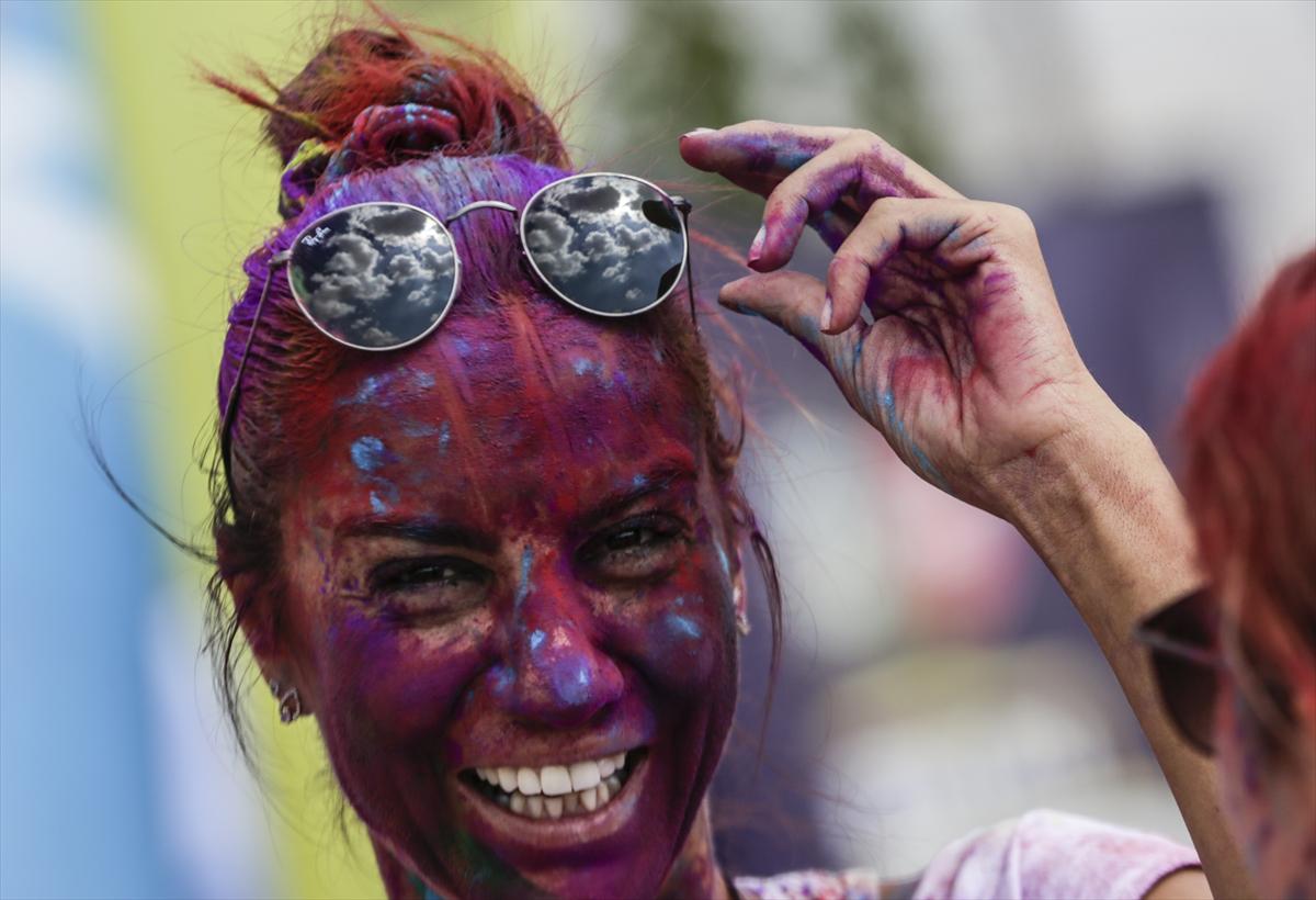 Ankaralılar Renkli Koşu Festivalinde Doyasıya Eğlendi