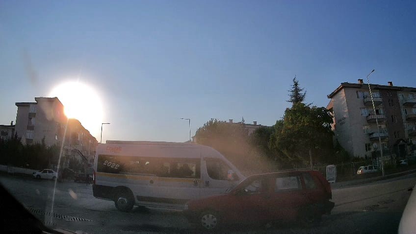 bursa-da-feci-kaza-1-i-agir-4-yarali