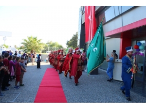 Öğrenciler Eğitim Yılına ’Amin Alayı’ İle Başladı