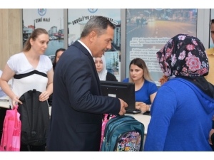 Başkan Uysal, Bin 500 Öğrenciyi Sevindirdi