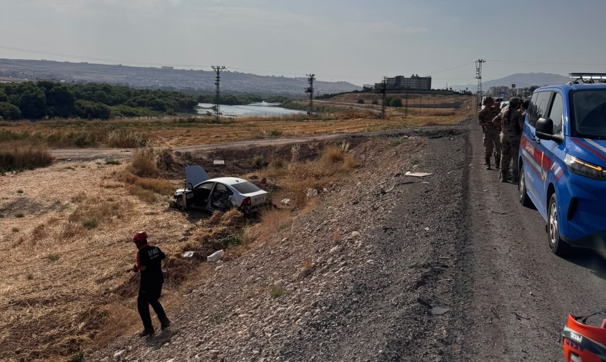cizre-de-iki-otomobil-carpisti-2-yarali