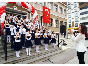 Kastamonu’da Yeni Eğitim-öğretim Yılı Törenle Açıldı