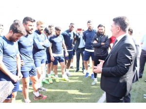 Milletvekili Çelebi Ağrı 1970 Spor’u Ziyaret Etti