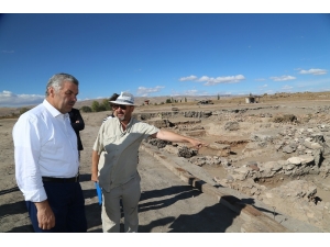 Başkan Çelik Kültepe Kazı Alanını Ziyaret Etti