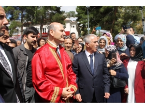 Bakan Soylu’ya Cübbe Giydirilerek Kuşak Bağlandı