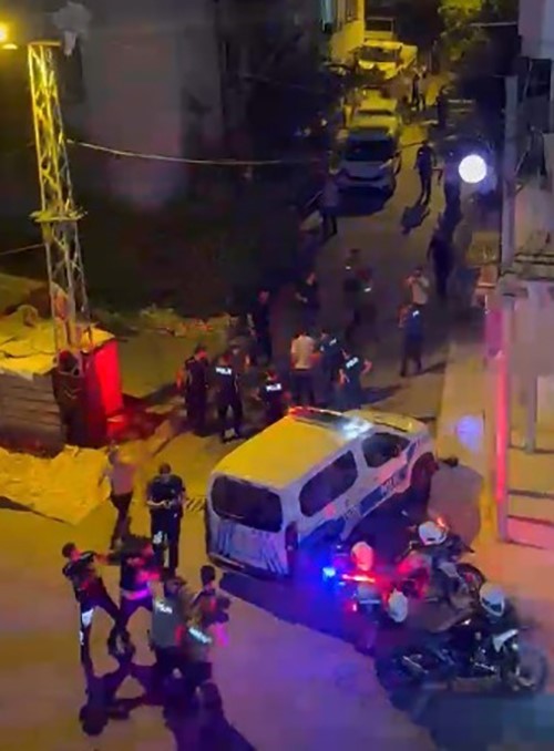 mersin-de-aile-ici-silahli-kavgada-balkondaki-komsu-vurularak-oldu
