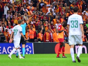 Badou Ndiaye Kırmızı Kart Gördü