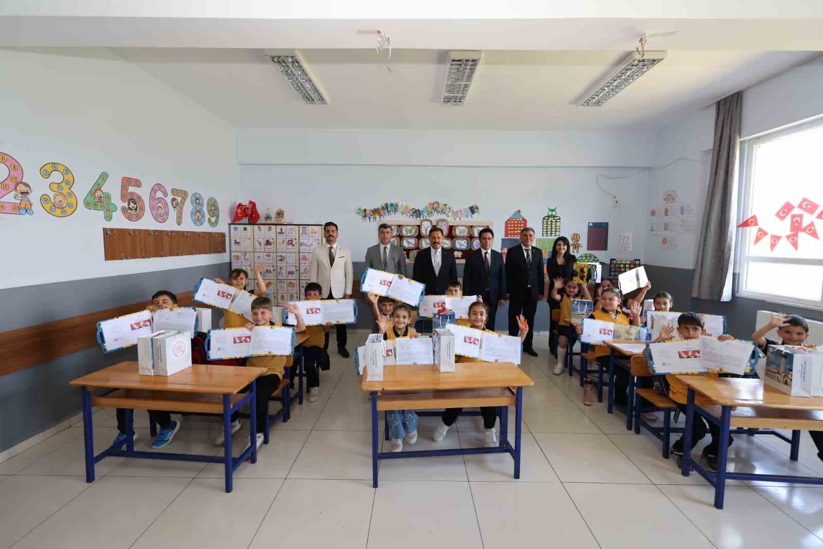 hatay-da-368-bin-320-ogrenci-karne-heyecani-yasadi