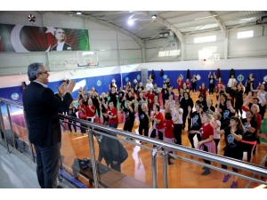 Karşıyakalılar Güne Sporla Başlıyor