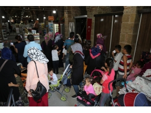 Niğde Belediyesi’nden Kırtasiye Yardımı